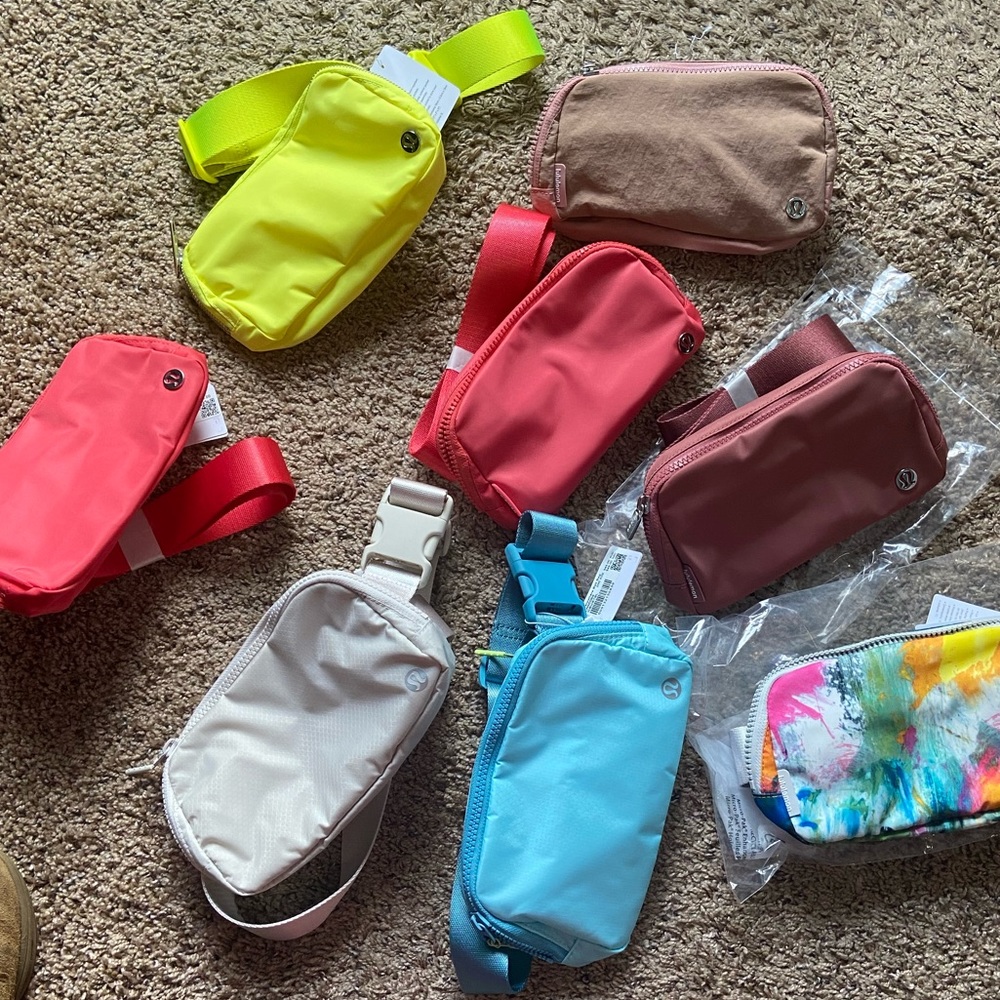 Lululemon everywhere belt bag